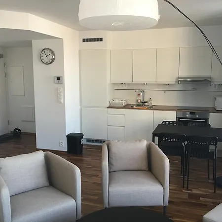 Modern 1 Bedroom With Balcony And View *