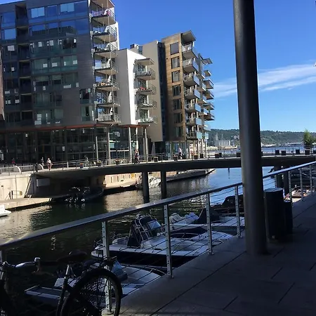 Apartment Modern 1 Bedroom With Balcony And View