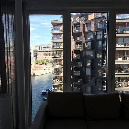 Modern 1 Bedroom With Balcony And View *